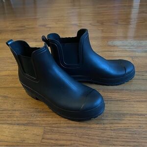 B2 Black Ankle Rain Boots size 39